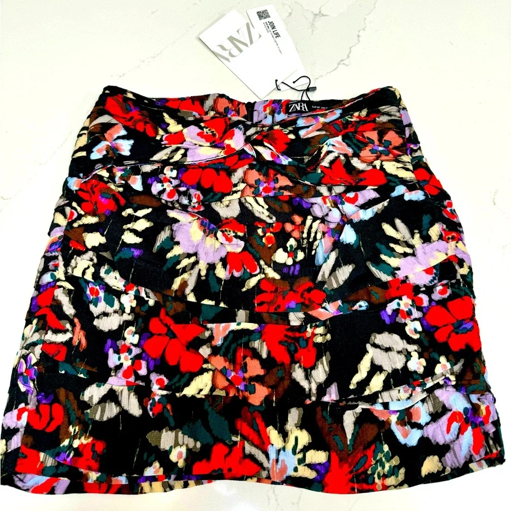NWT- Zara Mini Skirt - Super Cute!